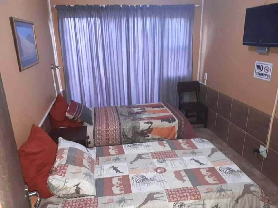 Skippers Backpackers Cc Walvisbaai Buitenkant foto